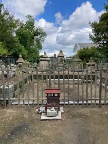 志度寺の{uncategorized: "未分類", other: "その他", undefined: "問題あり", building: "その他建物", grave: "お墓", sacred_gate: "鳥居", guardian: "狛犬", statue: "像", buddha: "仏像", history: "歴史", nature: "自然", garden: "庭園", animal: "動物", pagoda: "塔", temizu: "手水舎", mountain_gate: "山門・神門", sanctuary: "本殿・本堂", subordinate: "末社・摂社", art: "芸術", scenery: "景色", jizo: "地蔵", ema: "絵馬", goshuin: "御朱印", omikuji: "おみくじ", items: "授与品その他", amulet: "お守り", goshuincho: "御朱印帳", eats: "食事", festival: "お祭り", votive_dance: "神楽", shichigosan: "七五三参", wedding: "結婚式", experience: "体験その他", initially: "初詣", around: "周辺", anti_infection: "感染症対策"}