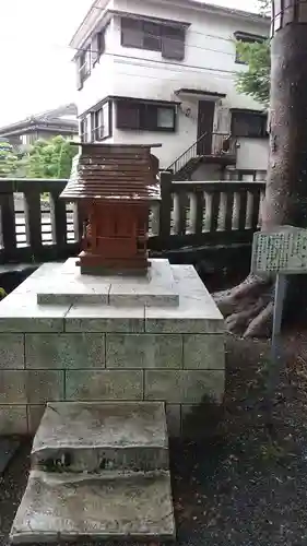 淺間神社（忍野八海）の末社・摂社