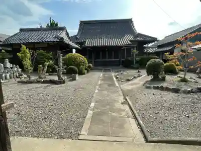 誓善寺の{uncategorized: "未分類", other: "その他", undefined: "問題あり", building: "その他建物", grave: "お墓", sacred_gate: "鳥居", guardian: "狛犬", statue: "像", buddha: "仏像", history: "歴史", nature: "自然", garden: "庭園", animal: "動物", pagoda: "塔", temizu: "手水舎", mountain_gate: "山門・神門", sanctuary: "本殿・本堂", subordinate: "末社・摂社", art: "芸術", scenery: "景色", jizo: "地蔵", ema: "絵馬", goshuin: "御朱印", omikuji: "おみくじ", items: "授与品その他", amulet: "お守り", goshuincho: "御朱印帳", eats: "食事", festival: "お祭り", votive_dance: "神楽", shichigosan: "七五三参", wedding: "結婚式", experience: "体験その他", initially: "初詣", around: "周辺", anti_infection: "感染症対策"}