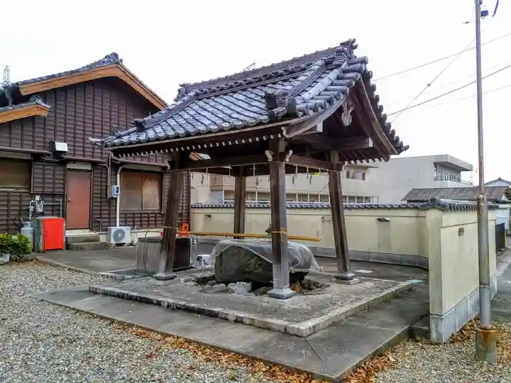 八幡社の手水舎