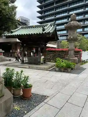 豊川稲荷東京別院の{uncategorized: "未分類", other: "その他", undefined: "問題あり", building: "その他建物", grave: "お墓", sacred_gate: "鳥居", guardian: "狛犬", statue: "像", buddha: "仏像", history: "歴史", nature: "自然", garden: "庭園", animal: "動物", pagoda: "塔", temizu: "手水舎", mountain_gate: "山門・神門", sanctuary: "本殿・本堂", subordinate: "末社・摂社", art: "芸術", scenery: "景色", jizo: "地蔵", ema: "絵馬", goshuin: "御朱印", omikuji: "おみくじ", items: "授与品その他", amulet: "お守り", goshuincho: "御朱印帳", eats: "食事", festival: "お祭り", votive_dance: "神楽", shichigosan: "七五三参", wedding: "結婚式", experience: "体験その他", initially: "初詣", around: "周辺", anti_infection: "感染症対策"}
