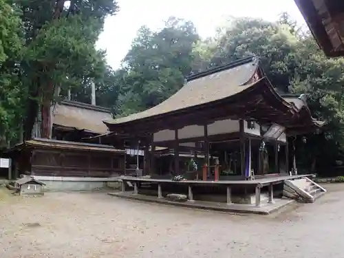 油日神社の本殿