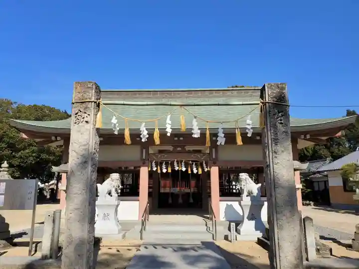 泊神社の本殿・本堂