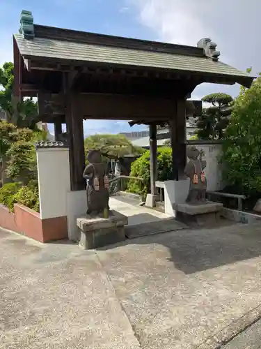 乗蓮寺の山門