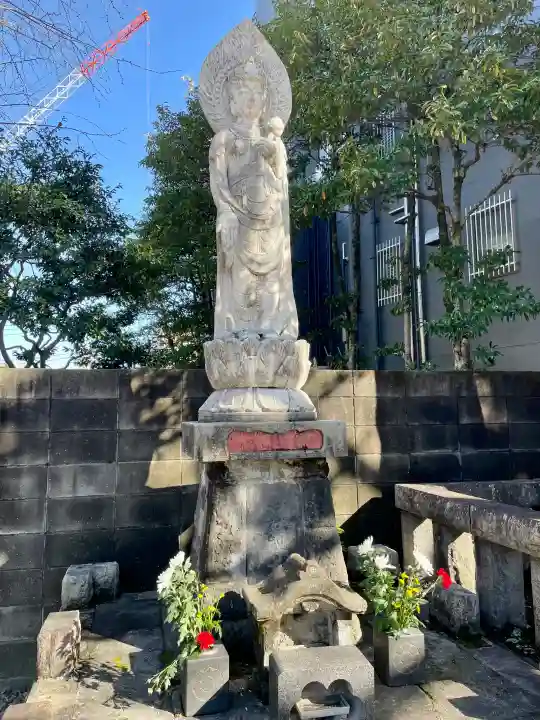 観音寺の{uncategorized: "未分類", other: "その他", undefined: "問題あり", building: "その他建物", grave: "お墓", sacred_gate: "鳥居", guardian: "狛犬", statue: "像", buddha: "仏像", history: "歴史", nature: "自然", garden: "庭園", animal: "動物", pagoda: "塔", temizu: "手水舎", mountain_gate: "山門・神門", sanctuary: "本殿・本堂", subordinate: "末社・摂社", art: "芸術", scenery: "景色", jizo: "地蔵", ema: "絵馬", goshuin: "御朱印", omikuji: "おみくじ", items: "授与品その他", amulet: "お守り", goshuincho: "御朱印帳", eats: "食事", festival: "お祭り", votive_dance: "神楽", shichigosan: "七五三参", wedding: "結婚式", experience: "体験その他", initially: "初詣", around: "周辺", anti_infection: "感染症対策"}