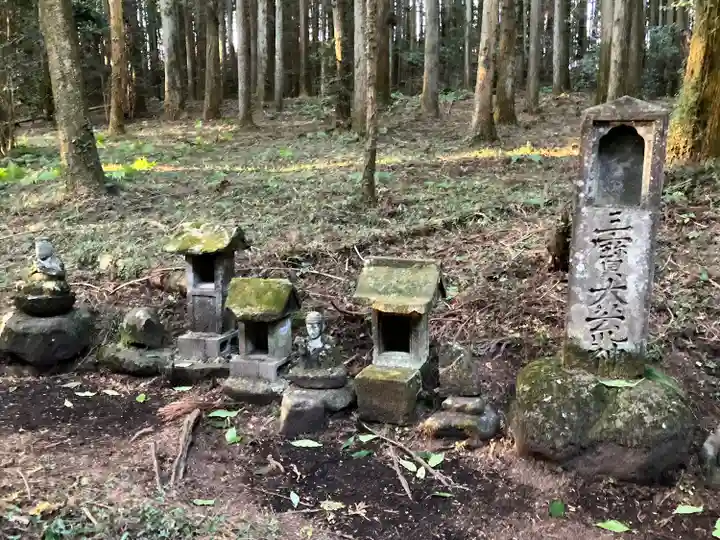荊沢高龗神社の末社・摂社