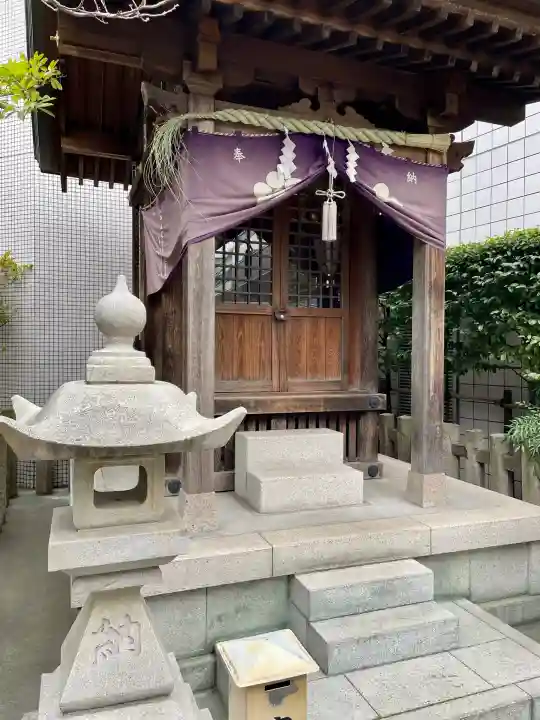 第六天社の{uncategorized: "未分類", other: "その他", undefined: "問題あり", building: "その他建物", grave: "お墓", sacred_gate: "鳥居", guardian: "狛犬", statue: "像", buddha: "仏像", history: "歴史", nature: "自然", garden: "庭園", animal: "動物", pagoda: "塔", temizu: "手水舎", mountain_gate: "山門・神門", sanctuary: "本殿・本堂", subordinate: "末社・摂社", art: "芸術", scenery: "景色", jizo: "地蔵", ema: "絵馬", goshuin: "御朱印", omikuji: "おみくじ", items: "授与品その他", amulet: "お守り", goshuincho: "御朱印帳", eats: "食事", festival: "お祭り", votive_dance: "神楽", shichigosan: "七五三参", wedding: "結婚式", experience: "体験その他", initially: "初詣", around: "周辺", anti_infection: "感染症対策"}