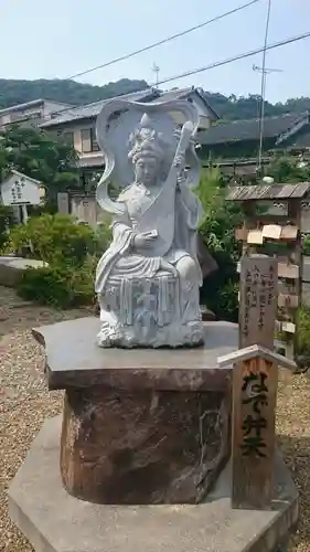 明石弁天厳島神社の像