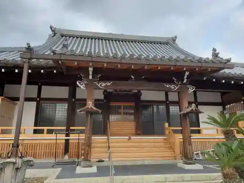 願故寺の本殿