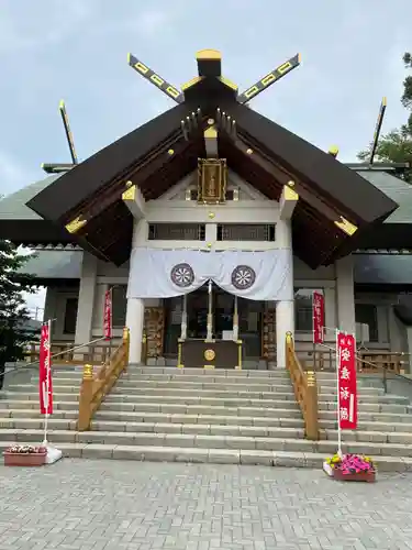 烈々布神社の本殿