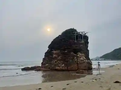 稲佐の浜 弁天島(島根県)