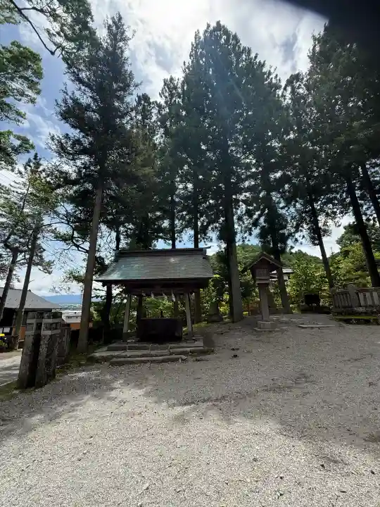 諏訪大社上社前宮(長野県)