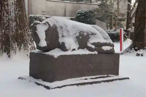 美奈宜神社の像