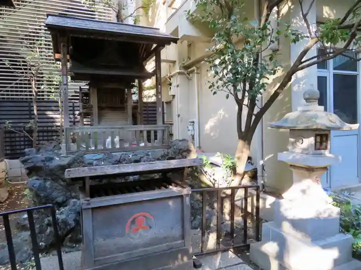 稲荷鬼王神社の末社・摂社