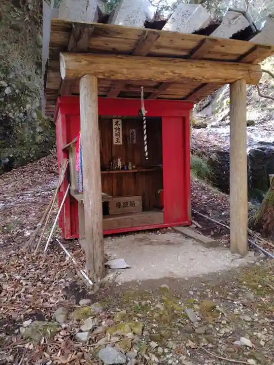 黒瀧不動尊(宮城県)