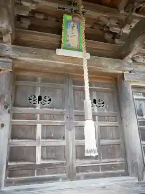 穴地十二大明神の本殿・本堂