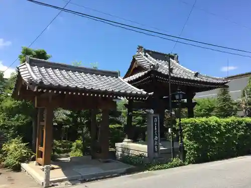 西永寺の山門