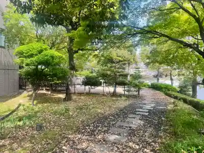 桜島神社の{uncategorized: "未分類", other: "その他", undefined: "問題あり", building: "その他建物", grave: "お墓", sacred_gate: "鳥居", guardian: "狛犬", statue: "像", buddha: "仏像", history: "歴史", nature: "自然", garden: "庭園", animal: "動物", pagoda: "塔", temizu: "手水舎", mountain_gate: "山門・神門", sanctuary: "本殿・本堂", subordinate: "末社・摂社", art: "芸術", scenery: "景色", jizo: "地蔵", ema: "絵馬", goshuin: "御朱印", omikuji: "おみくじ", items: "授与品その他", amulet: "お守り", goshuincho: "御朱印帳", eats: "食事", festival: "お祭り", votive_dance: "神楽", shichigosan: "七五三参", wedding: "結婚式", experience: "体験その他", initially: "初詣", around: "周辺", anti_infection: "感染症対策"}