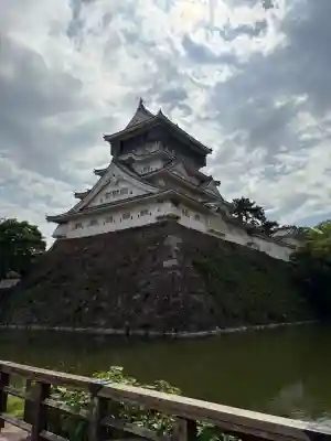 小倉祇園八坂神社の{uncategorized: "未分類", other: "その他", undefined: "問題あり", building: "その他建物", grave: "お墓", sacred_gate: "鳥居", guardian: "狛犬", statue: "像", buddha: "仏像", history: "歴史", nature: "自然", garden: "庭園", animal: "動物", pagoda: "塔", temizu: "手水舎", mountain_gate: "山門・神門", sanctuary: "本殿・本堂", subordinate: "末社・摂社", art: "芸術", scenery: "景色", jizo: "地蔵", ema: "絵馬", goshuin: "御朱印", omikuji: "おみくじ", items: "授与品その他", amulet: "お守り", goshuincho: "御朱印帳", eats: "食事", festival: "お祭り", votive_dance: "神楽", shichigosan: "七五三参", wedding: "結婚式", experience: "体験その他", initially: "初詣", around: "周辺", anti_infection: "感染症対策"}