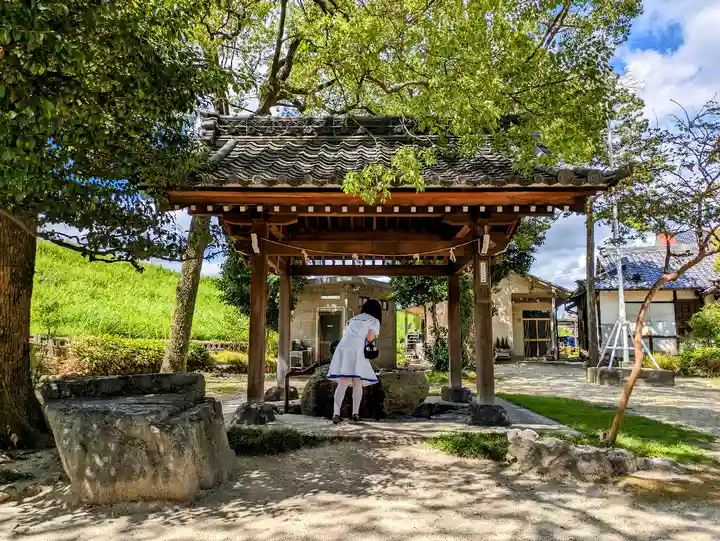 高牟神社(瀬古)の手水舎