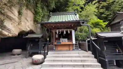 銭洗弁財天宇賀福神社の本殿・本堂