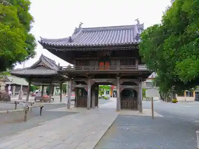 豊川閣　妙厳寺の山門・神門