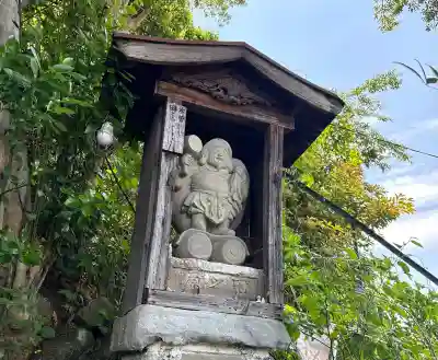 西森稲荷大明神の{uncategorized: "未分類", other: "その他", undefined: "問題あり", building: "その他建物", grave: "お墓", sacred_gate: "鳥居", guardian: "狛犬", statue: "像", buddha: "仏像", history: "歴史", nature: "自然", garden: "庭園", animal: "動物", pagoda: "塔", temizu: "手水舎", mountain_gate: "山門・神門", sanctuary: "本殿・本堂", subordinate: "末社・摂社", art: "芸術", scenery: "景色", jizo: "地蔵", ema: "絵馬", goshuin: "御朱印", omikuji: "おみくじ", items: "授与品その他", amulet: "お守り", goshuincho: "御朱印帳", eats: "食事", festival: "お祭り", votive_dance: "神楽", shichigosan: "七五三参", wedding: "結婚式", experience: "体験その他", initially: "初詣", around: "周辺", anti_infection: "感染症対策"}