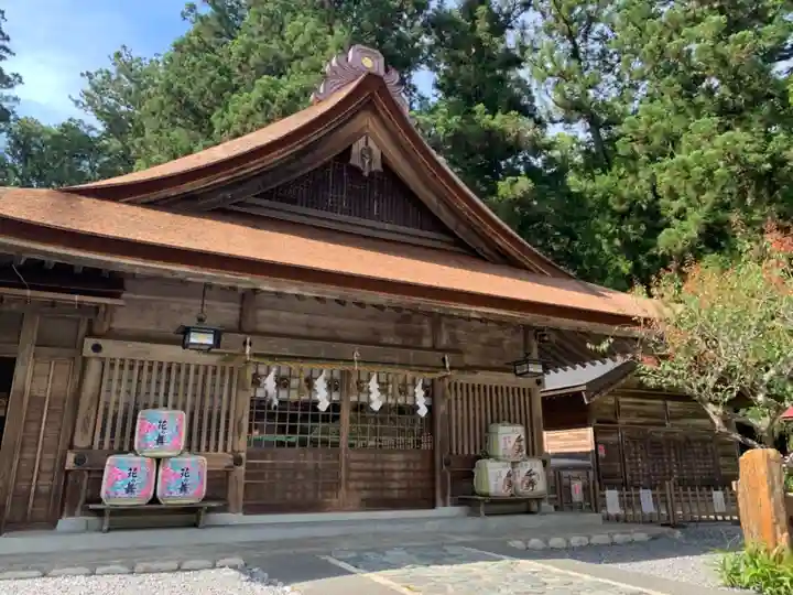 小國神社の本殿・本堂