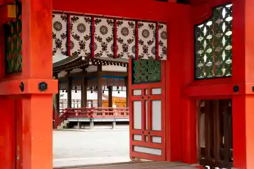 武蔵一宮氷川神社の山門・神門