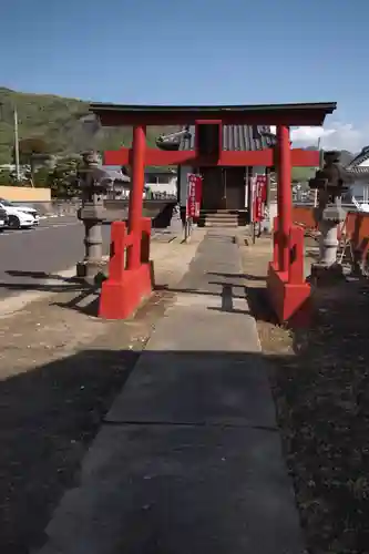 普賢願生稲荷神社の鳥居