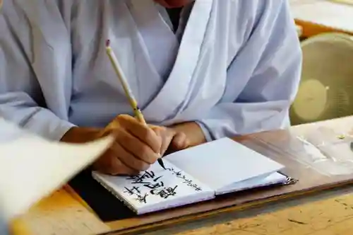 鶴岡八幡宮の{uncategorized: "未分類", other: "その他", undefined: "問題あり", building: "その他建物", grave: "お墓", sacred_gate: "鳥居", guardian: "狛犬", statue: "像", buddha: "仏像", history: "歴史", nature: "自然", garden: "庭園", animal: "動物", pagoda: "塔", temizu: "手水舎", mountain_gate: "山門・神門", sanctuary: "本殿・本堂", subordinate: "末社・摂社", art: "芸術", scenery: "景色", jizo: "地蔵", ema: "絵馬", goshuin: "御朱印", omikuji: "おみくじ", items: "授与品その他", amulet: "お守り", goshuincho: "御朱印帳", eats: "食事", festival: "お祭り", votive_dance: "神楽", shichigosan: "七五三参", wedding: "結婚式", experience: "体験その他", initially: "初詣", around: "周辺", anti_infection: "感染症対策"}