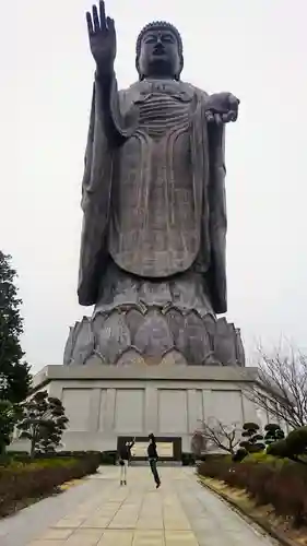 東本願寺本廟 牛久浄苑（牛久大仏）(茨城県)