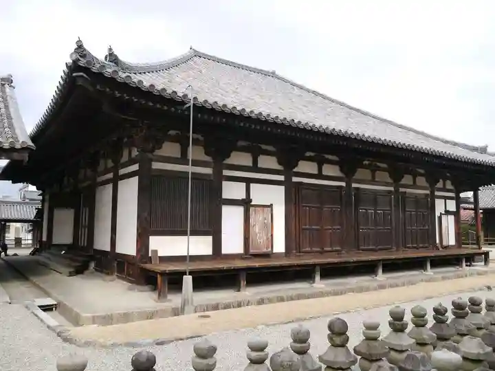 元興寺の本殿・本堂