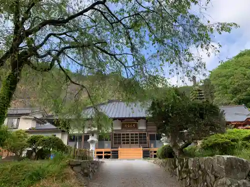 常楽寺の本殿・本堂