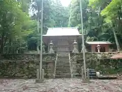 白山神社の本殿