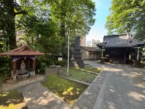 清土鬼子母神堂の{uncategorized: "未分類", other: "その他", undefined: "問題あり", building: "その他建物", grave: "お墓", sacred_gate: "鳥居", guardian: "狛犬", statue: "像", buddha: "仏像", history: "歴史", nature: "自然", garden: "庭園", animal: "動物", pagoda: "塔", temizu: "手水舎", mountain_gate: "山門・神門", sanctuary: "本殿・本堂", subordinate: "末社・摂社", art: "芸術", scenery: "景色", jizo: "地蔵", ema: "絵馬", goshuin: "御朱印", omikuji: "おみくじ", items: "授与品その他", amulet: "お守り", goshuincho: "御朱印帳", eats: "食事", festival: "お祭り", votive_dance: "神楽", shichigosan: "七五三参", wedding: "結婚式", experience: "体験その他", initially: "初詣", around: "周辺", anti_infection: "感染症対策"}