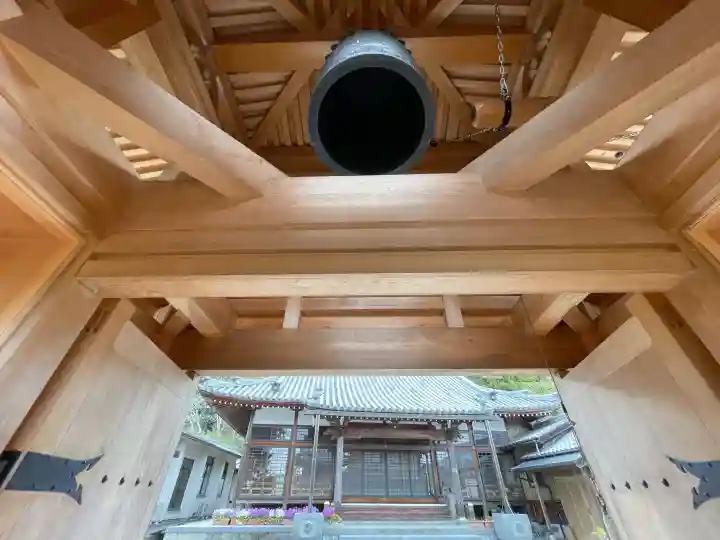 慈済寺の{uncategorized: "未分類", other: "その他", undefined: "問題あり", building: "その他建物", grave: "お墓", sacred_gate: "鳥居", guardian: "狛犬", statue: "像", buddha: "仏像", history: "歴史", nature: "自然", garden: "庭園", animal: "動物", pagoda: "塔", temizu: "手水舎", mountain_gate: "山門・神門", sanctuary: "本殿・本堂", subordinate: "末社・摂社", art: "芸術", scenery: "景色", jizo: "地蔵", ema: "絵馬", goshuin: "御朱印", omikuji: "おみくじ", items: "授与品その他", amulet: "お守り", goshuincho: "御朱印帳", eats: "食事", festival: "お祭り", votive_dance: "神楽", shichigosan: "七五三参", wedding: "結婚式", experience: "体験その他", initially: "初詣", around: "周辺", anti_infection: "感染症対策"}