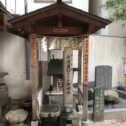 若一神社の末社