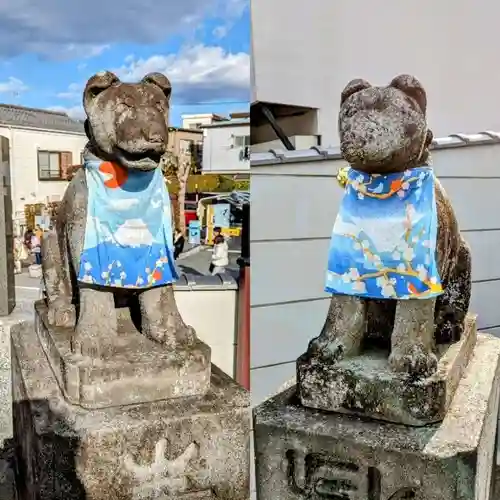 成田山　薬師堂（旧本堂）の狛犬