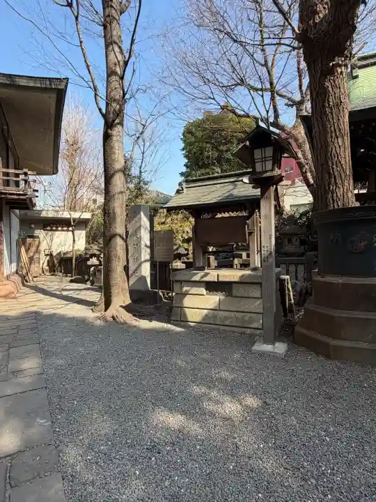小野照崎神社の{uncategorized: "未分類", other: "その他", undefined: "問題あり", building: "その他建物", grave: "お墓", sacred_gate: "鳥居", guardian: "狛犬", statue: "像", buddha: "仏像", history: "歴史", nature: "自然", garden: "庭園", animal: "動物", pagoda: "塔", temizu: "手水舎", mountain_gate: "山門・神門", sanctuary: "本殿・本堂", subordinate: "末社・摂社", art: "芸術", scenery: "景色", jizo: "地蔵", ema: "絵馬", goshuin: "御朱印", omikuji: "おみくじ", items: "授与品その他", amulet: "お守り", goshuincho: "御朱印帳", eats: "食事", festival: "お祭り", votive_dance: "神楽", shichigosan: "七五三参", wedding: "結婚式", experience: "体験その他", initially: "初詣", around: "周辺", anti_infection: "感染症対策"}