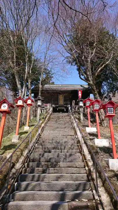 碓氷峠熊野神社の{uncategorized: "未分類", other: "その他", undefined: "問題あり", building: "その他建物", grave: "お墓", sacred_gate: "鳥居", guardian: "狛犬", statue: "像", buddha: "仏像", history: "歴史", nature: "自然", garden: "庭園", animal: "動物", pagoda: "塔", temizu: "手水舎", mountain_gate: "山門・神門", sanctuary: "本殿・本堂", subordinate: "末社・摂社", art: "芸術", scenery: "景色", jizo: "地蔵", ema: "絵馬", goshuin: "御朱印", omikuji: "おみくじ", items: "授与品その他", amulet: "お守り", goshuincho: "御朱印帳", eats: "食事", festival: "お祭り", votive_dance: "神楽", shichigosan: "七五三参", wedding: "結婚式", experience: "体験その他", initially: "初詣", around: "周辺", anti_infection: "感染症対策"}