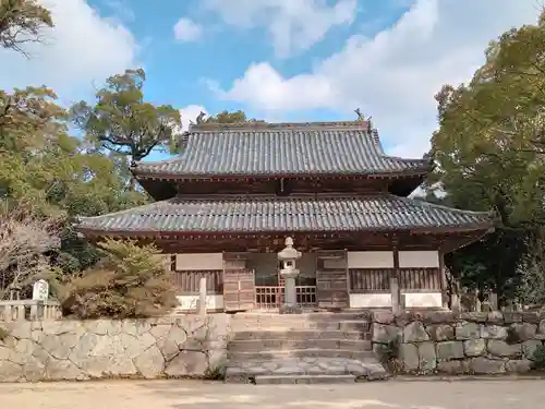 観世音寺の本殿