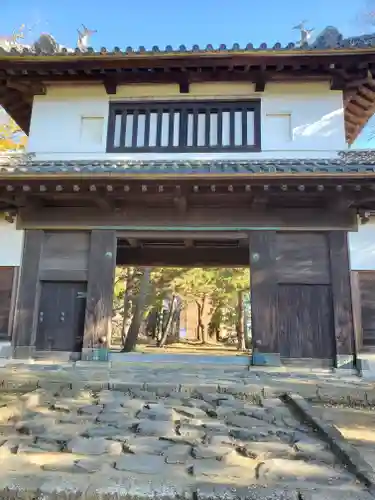 聖徳太子堂の山門・神門