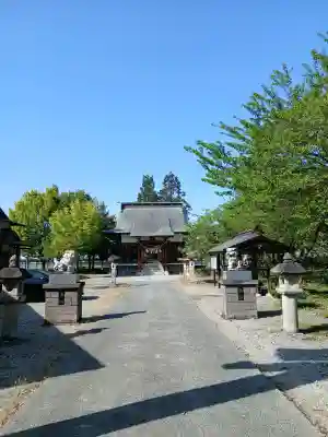 熊野居合両神社の{uncategorized: "未分類", other: "その他", undefined: "問題あり", building: "その他建物", grave: "お墓", sacred_gate: "鳥居", guardian: "狛犬", statue: "像", buddha: "仏像", history: "歴史", nature: "自然", garden: "庭園", animal: "動物", pagoda: "塔", temizu: "手水舎", mountain_gate: "山門・神門", sanctuary: "本殿・本堂", subordinate: "末社・摂社", art: "芸術", scenery: "景色", jizo: "地蔵", ema: "絵馬", goshuin: "御朱印", omikuji: "おみくじ", items: "授与品その他", amulet: "お守り", goshuincho: "御朱印帳", eats: "食事", festival: "お祭り", votive_dance: "神楽", shichigosan: "七五三参", wedding: "結婚式", experience: "体験その他", initially: "初詣", around: "周辺", anti_infection: "感染症対策"}