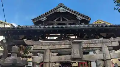被官稲荷神社の本殿・本堂