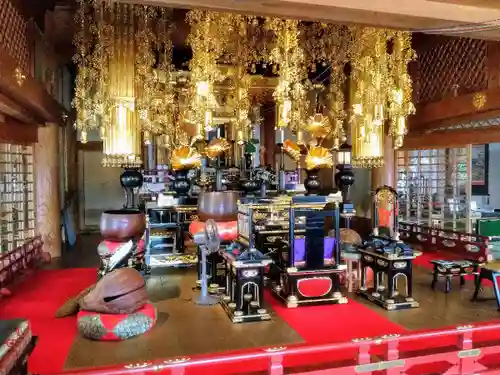 西方寺の本殿・本堂