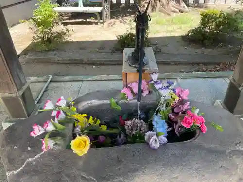 久里浜八幡神社の手水舎