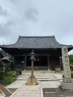 浄信寺の本殿・本堂