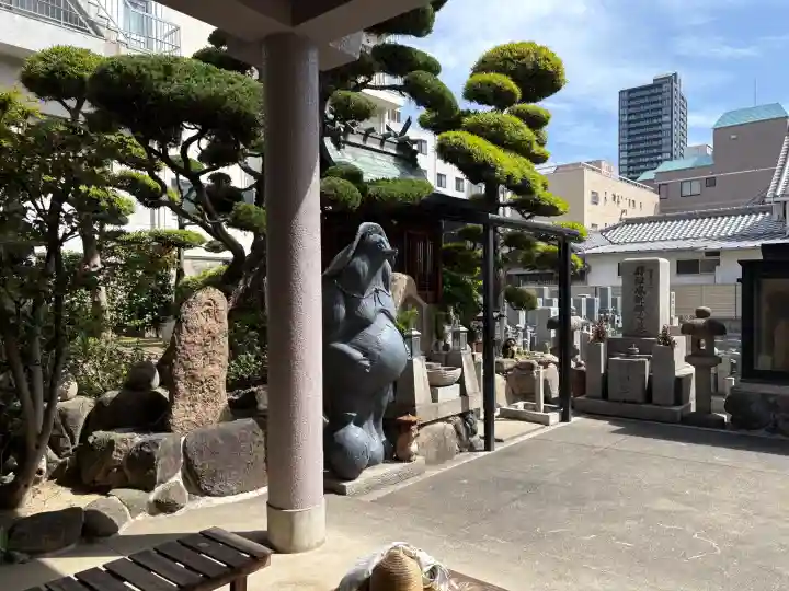 龍淵寺(龍渕寺)の{uncategorized: "未分類", other: "その他", undefined: "問題あり", building: "その他建物", grave: "お墓", sacred_gate: "鳥居", guardian: "狛犬", statue: "像", buddha: "仏像", history: "歴史", nature: "自然", garden: "庭園", animal: "動物", pagoda: "塔", temizu: "手水舎", mountain_gate: "山門・神門", sanctuary: "本殿・本堂", subordinate: "末社・摂社", art: "芸術", scenery: "景色", jizo: "地蔵", ema: "絵馬", goshuin: "御朱印", omikuji: "おみくじ", items: "授与品その他", amulet: "お守り", goshuincho: "御朱印帳", eats: "食事", festival: "お祭り", votive_dance: "神楽", shichigosan: "七五三参", wedding: "結婚式", experience: "体験その他", initially: "初詣", around: "周辺", anti_infection: "感染症対策"}