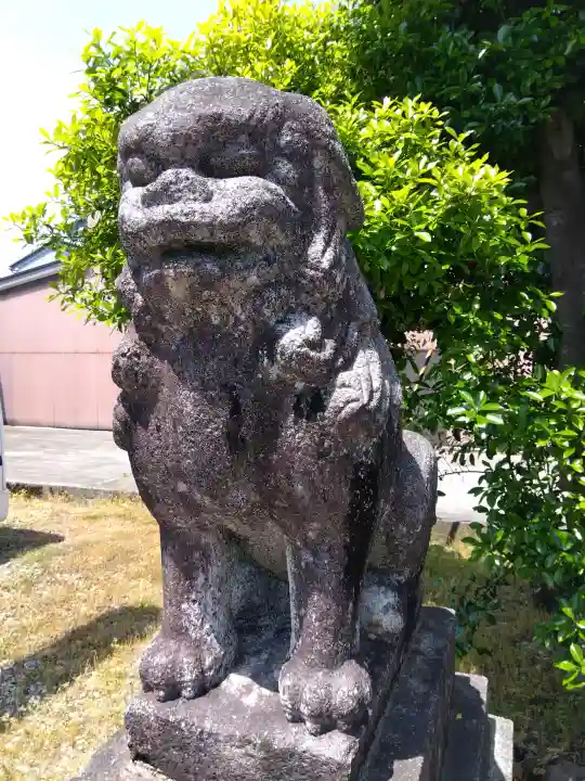 熊野神社の{uncategorized: "未分類", other: "その他", undefined: "問題あり", building: "その他建物", grave: "お墓", sacred_gate: "鳥居", guardian: "狛犬", statue: "像", buddha: "仏像", history: "歴史", nature: "自然", garden: "庭園", animal: "動物", pagoda: "塔", temizu: "手水舎", mountain_gate: "山門・神門", sanctuary: "本殿・本堂", subordinate: "末社・摂社", art: "芸術", scenery: "景色", jizo: "地蔵", ema: "絵馬", goshuin: "御朱印", omikuji: "おみくじ", items: "授与品その他", amulet: "お守り", goshuincho: "御朱印帳", eats: "食事", festival: "お祭り", votive_dance: "神楽", shichigosan: "七五三参", wedding: "結婚式", experience: "体験その他", initially: "初詣", around: "周辺", anti_infection: "感染症対策"}